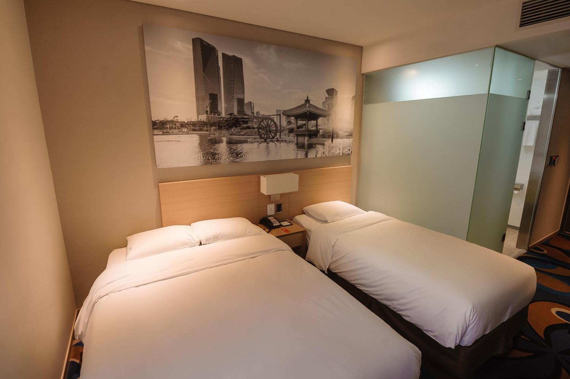 Travelodge Myeongdong Euljiro Szöul Szoba fotó