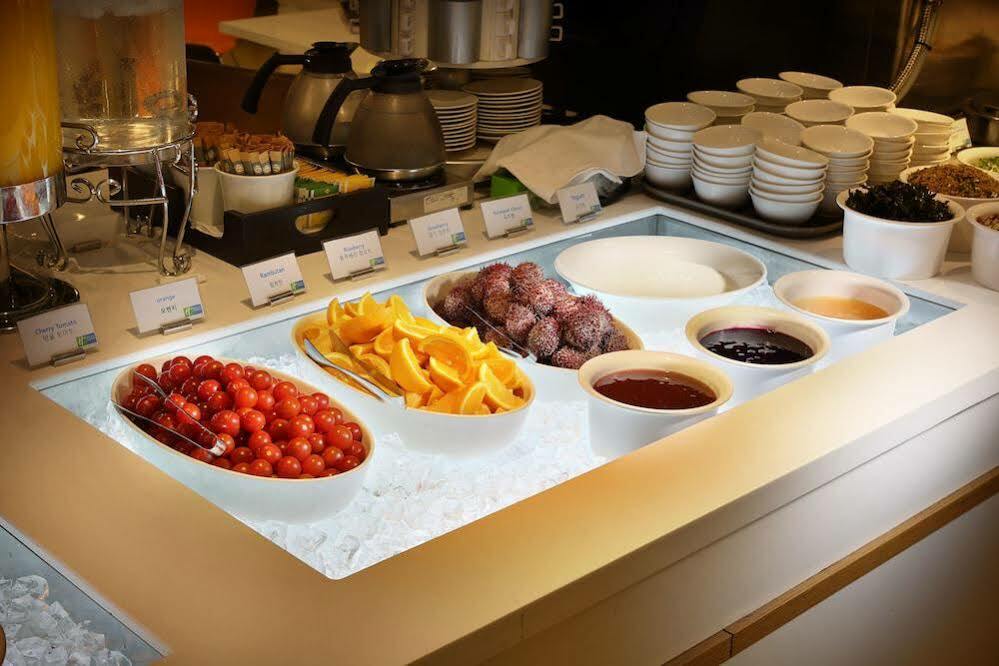 Travelodge Myeongdong Euljiro Szöul Kültér fotó
